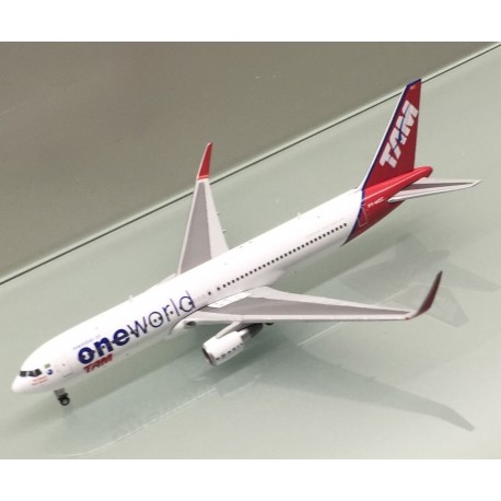 TAM “One world” Boeing 767-300(W) PT-MOC With Antenna XX4354 JC Wings Scale 1:400 